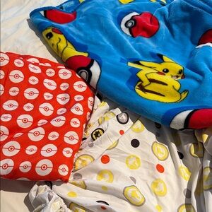 Pokemon Pikachu and Pokeball Blanket Sheet set and Blanket